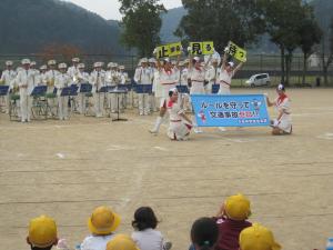 兵庫県警察音楽隊による演奏の写真