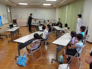 2023過冷却の説明をきく子供たち