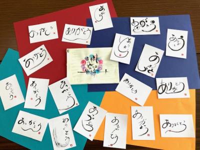 できあがった作品を集めて展示している写真