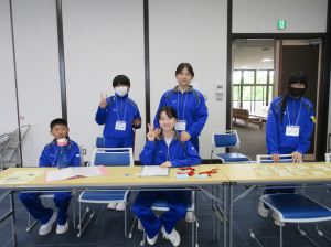 受付担当の5人の中学生たち