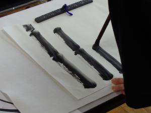 三墨法の練習で竹を描く