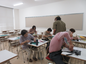 作品作りに取り組む受講生の皆さん
