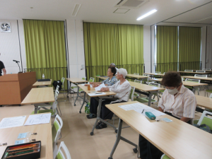 ヨーロッパ旅行をされた方ばかりで懐かしんでおられる受講生の皆さん