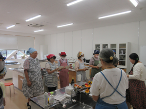 次の料理の手順を説明される講師先生