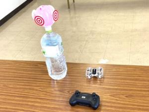 バルーンファイトで使うドローンとコントローラーと的の写真
