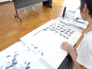 ひたすら「葉っぱ」を描く練習をする生徒さん