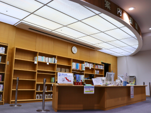 4階サービスカウンターの画像
