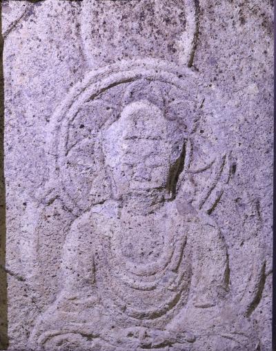 倉谷石仏の正面写真