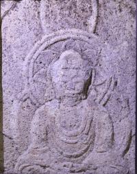 倉谷石仏の正面写真