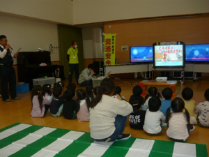 こども園紙芝居上演