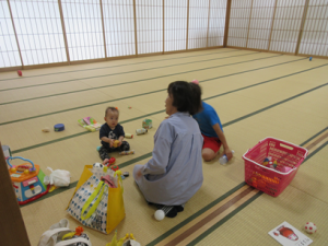 託児預かりをするファミサポの協力員さん