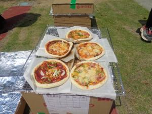 大き目の段ボールでは一気に５枚を焼き上げます