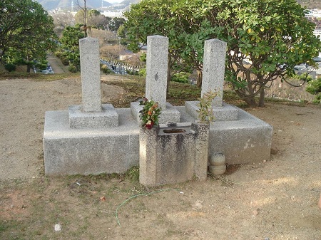 image: Three prisoners’ graves within the Army Grave of the Nagoyama Cemetery in Himeji City