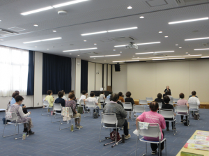 今日の動きを説明する講師先生