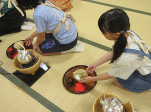 経験者組のお点前の様子