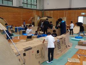 入口までトンネルでつなぐグループ