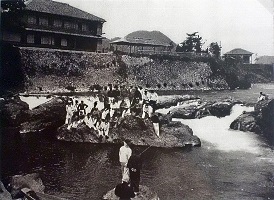 闘竜灘