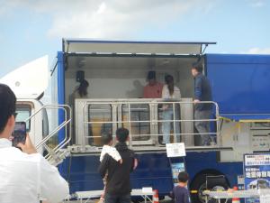 地震体験コーナー