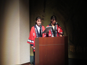 総合司会を務めている北条高校放送部OGの二人