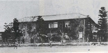 画像：明治36年に竣工した寄宿舎