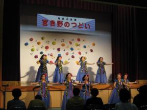 「プルメリア」によるフラダンス