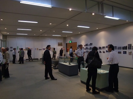 写真：2011年の展示会の様子