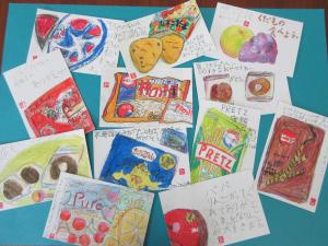 それぞれに大好きなおやつを描きました