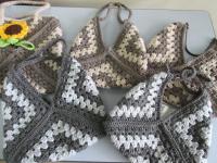 受講生の編んだモチーフ編みのバックの写真