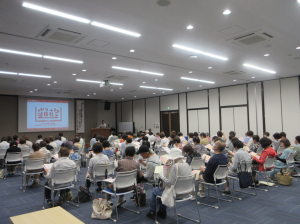 健康のお話ゆえ、真剣に耳を傾ける学園生の皆さん
