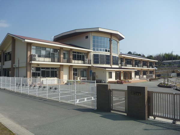宇仁小学校の外観画像