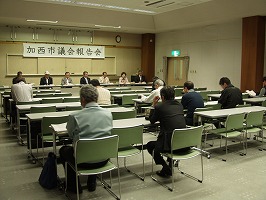 平成25年5月11日（土曜日）　議会報告会　（善防公民館）