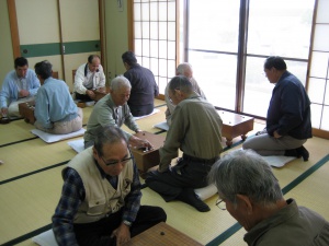 囲碁を対局するグループの皆さん