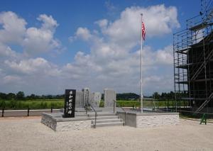 鶉野平和祈念碑２