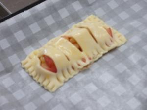 焼く前のアップルパイ